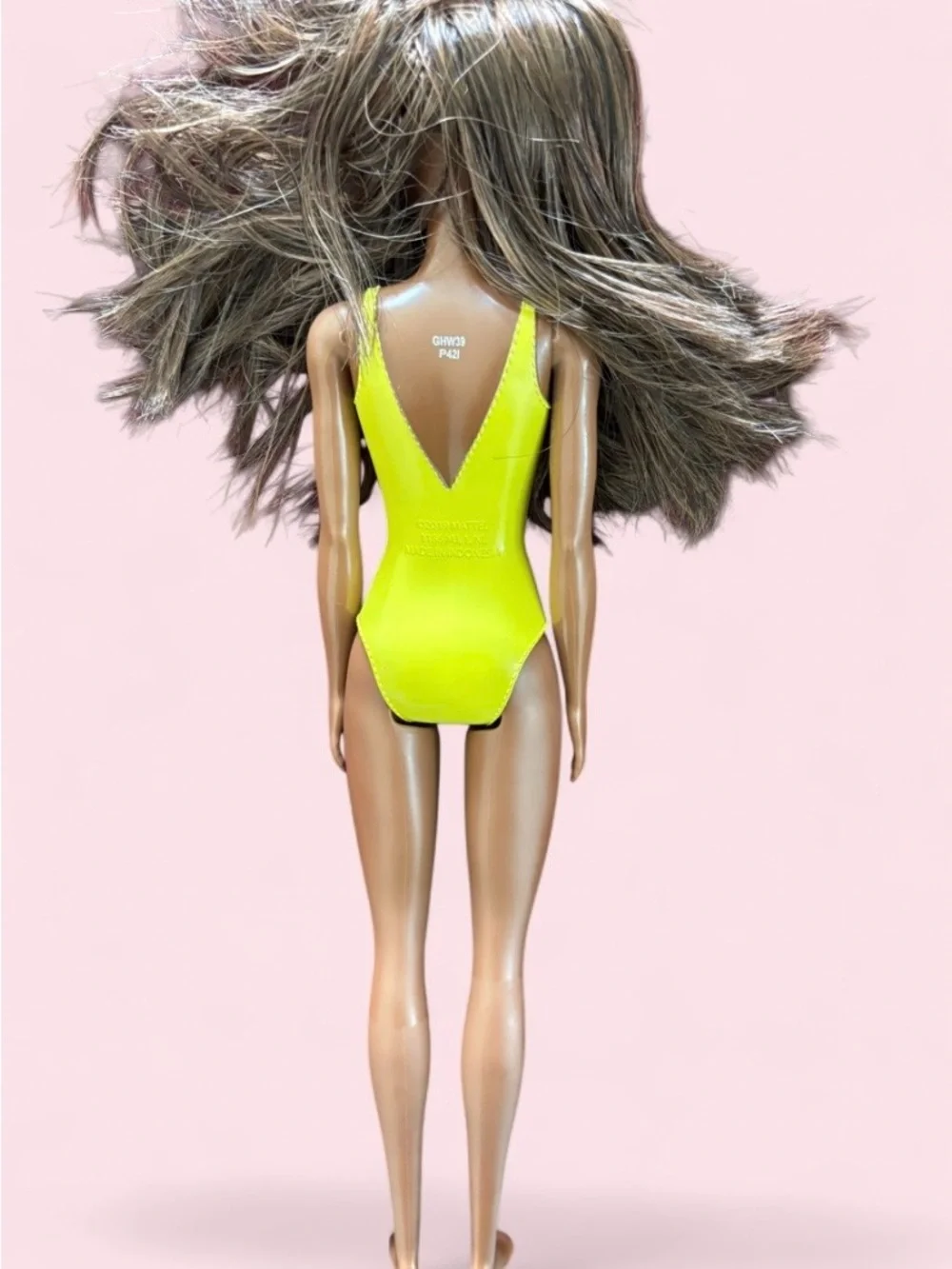 Mattel Barbie Fashion Doll Dark Complexion Wavy Brown Hair Swimsuit 11